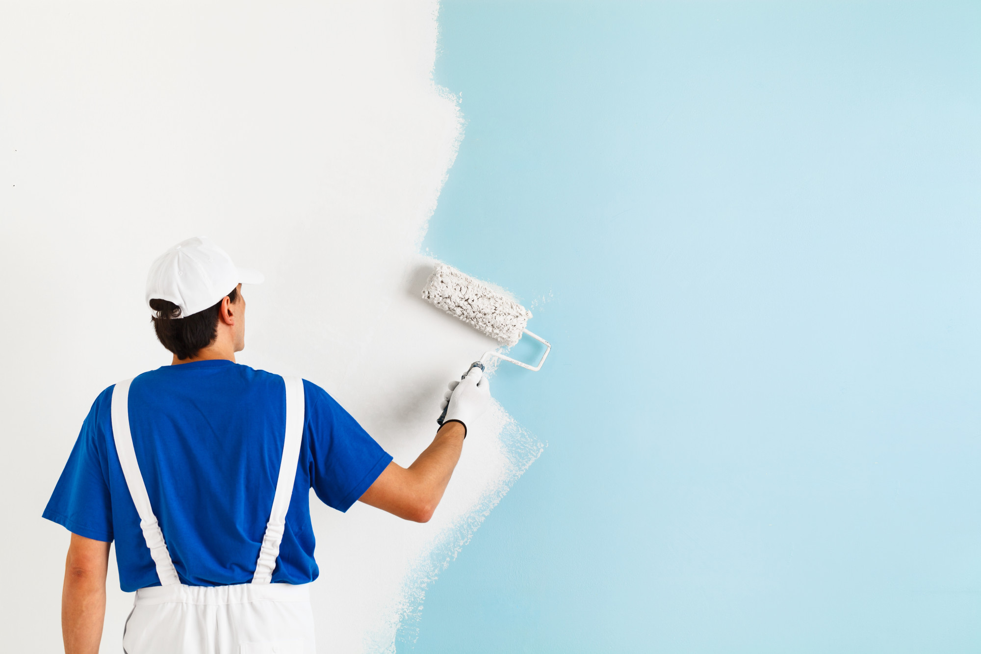 Interior house painting near me: Do you want to know how to choose the right house painter? Read on to learn how to make the right choice.