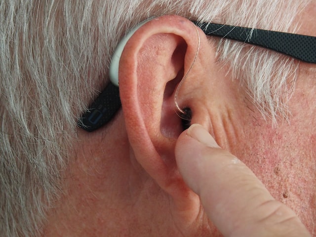 The Popular Types of Hearing Aids For Seniors