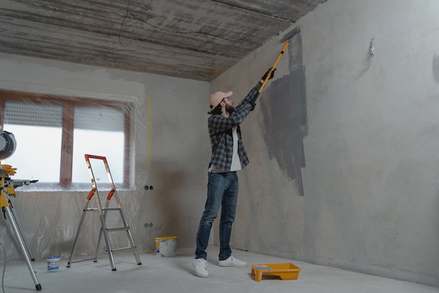 The Pros and Cons of Painting Your Interiors Yourself Vs. Hiring a Professional