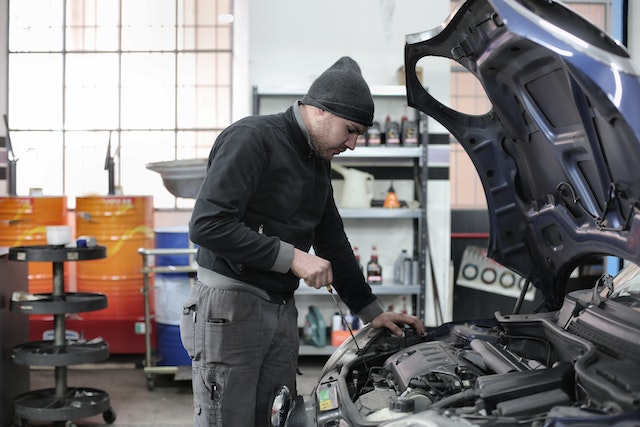 Essential Qualities to Look for When Hiring an Auto Mechanic